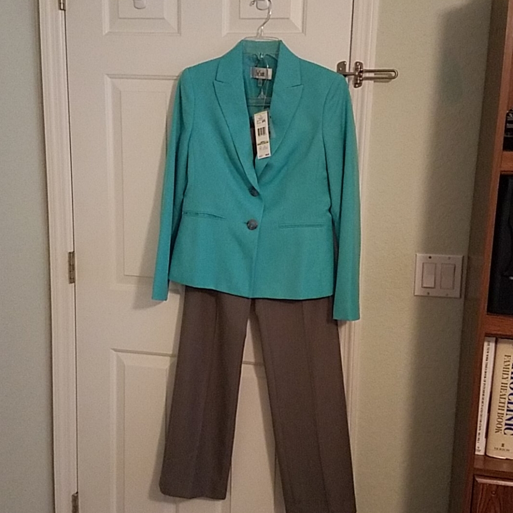 2 piece Le Suit